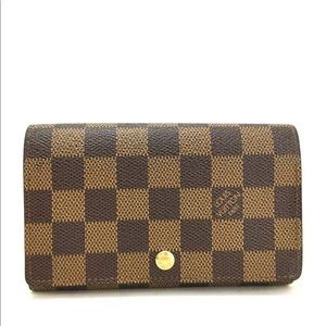 SOLDAuthentic Louis Vuitton damier wallet